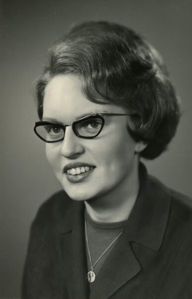 Foto op de kist Wil Faas van Dalen